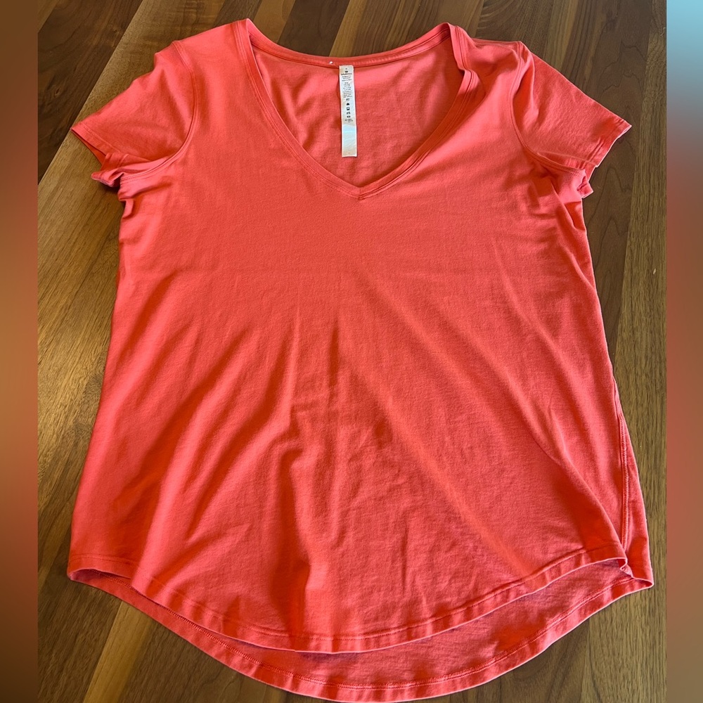 EUC lululemon love tee